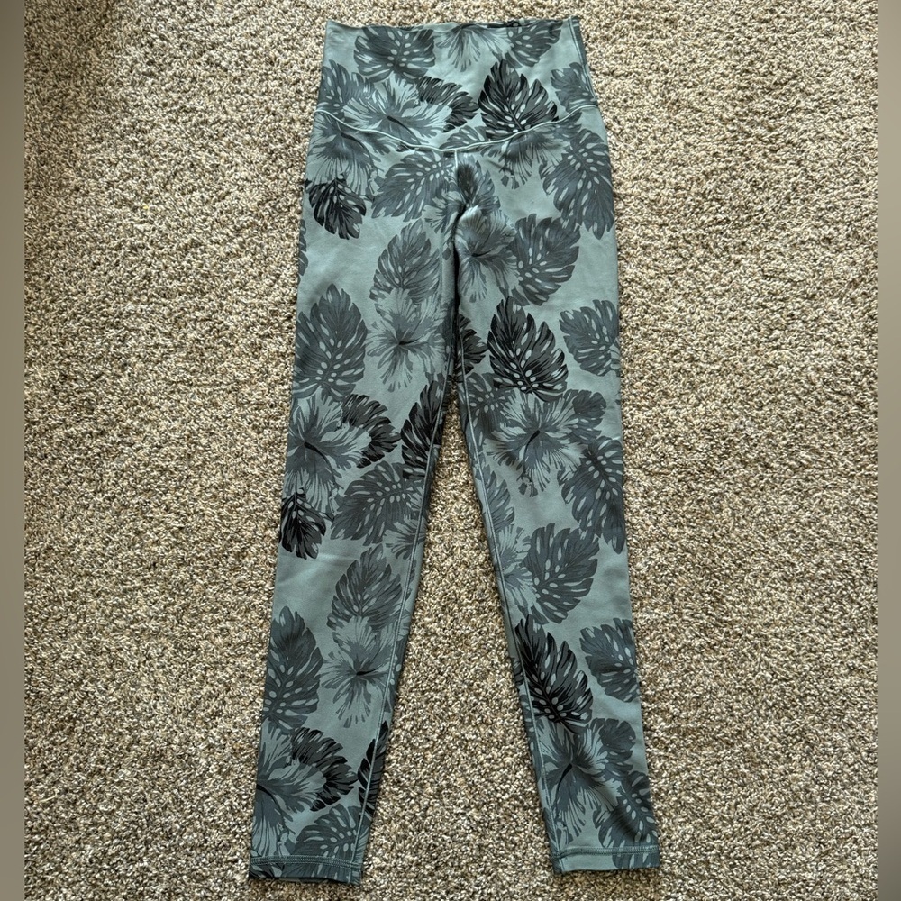Aerie Green Leaf Print Leggings